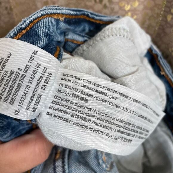 Abercrombie & Fitch Distressed Zoe Natural Rise Ankle Straight Jeans, 6R - Picture 8 of 8